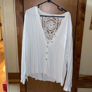 Woman’s plus size maurices top